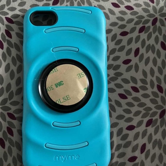 Gently Used IPhone 7 - Picture 5 of 5